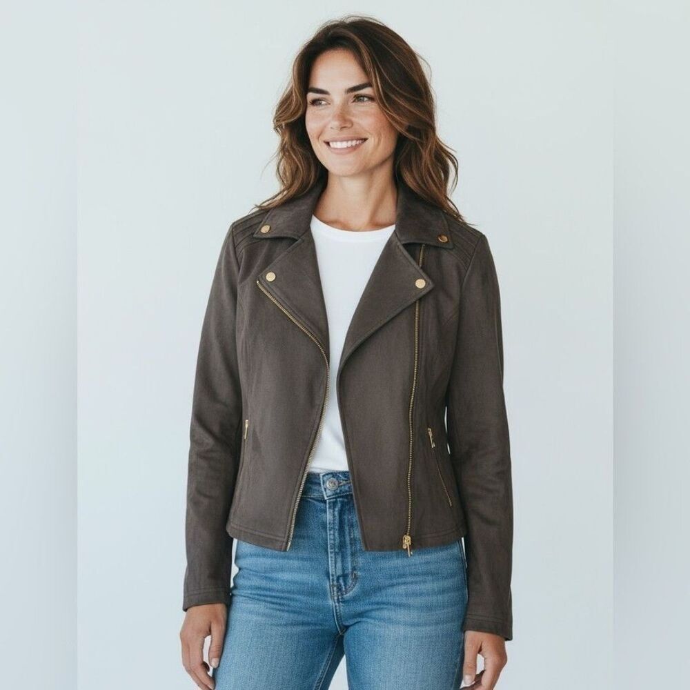 Chic Gray Utility Jacket with Gold Accents